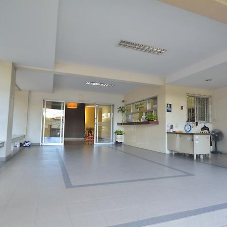 Modern Place Apartment กรุงเทพมหานคร ภายนอก รูปภาพ